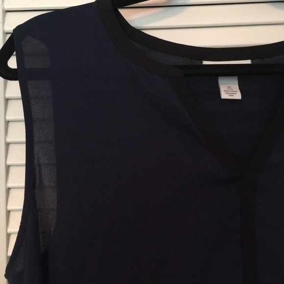 Navy sleeveless top - Picture 2 of 5